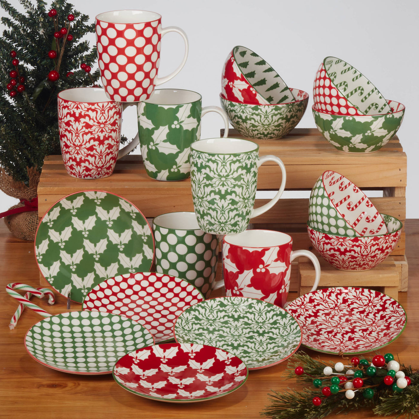 Winter Medley Christmas Bowls